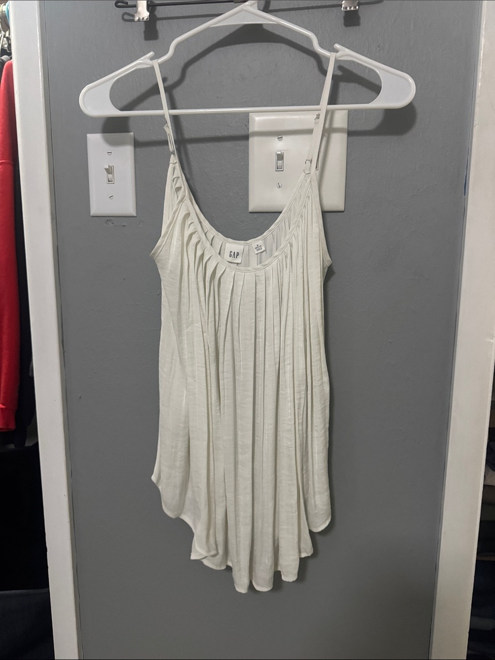 GAP Women's Ivory Pleated Spaghetti Strap Camisole